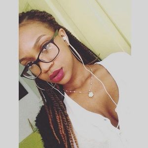 Meet your Posher, Nancy